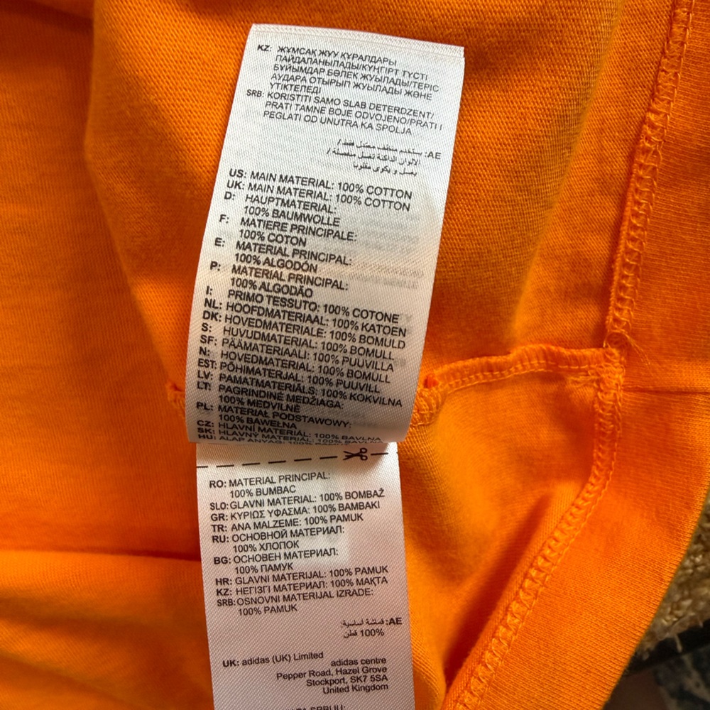 adidas Adicolor Essentials Tee NWT - image 4